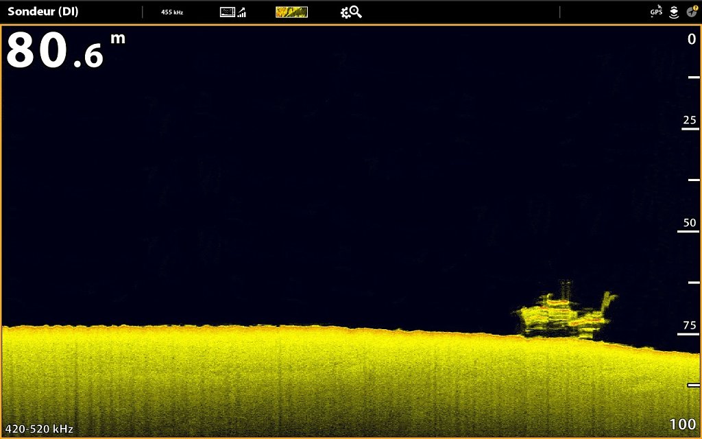 Epave d'un bateau de pêche en Down imaging, fréquence 420-520khz